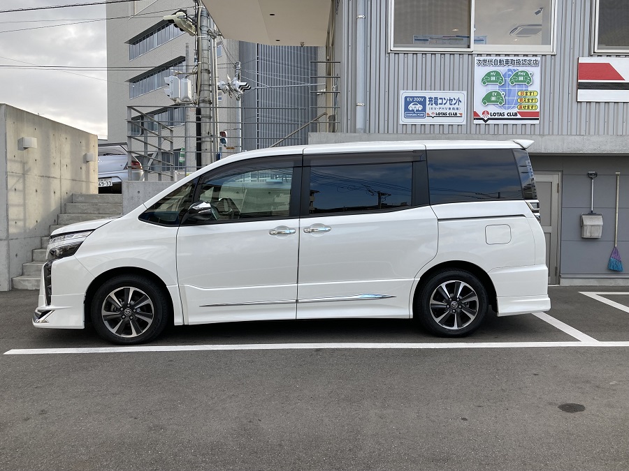 ヴォクシー【レンタカー】