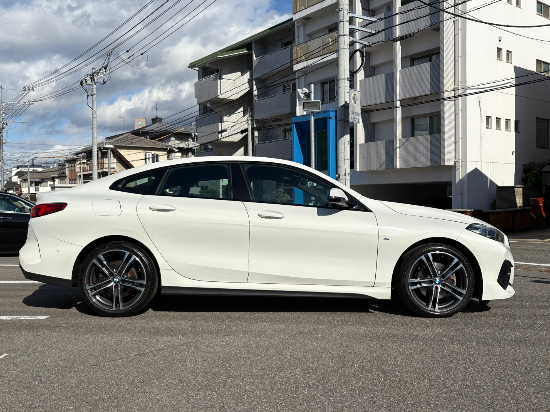 BMW218I【レンタカー】